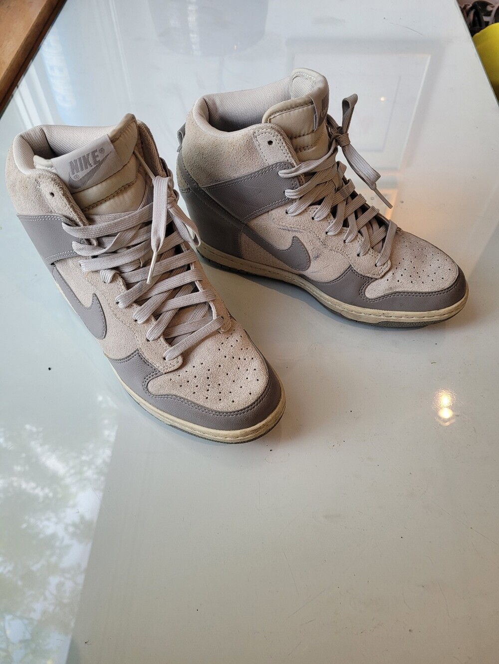 Nike Dunk Sky High Women’s Hidden Wedge Sneakers in Beige/Grey Size 8
